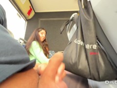 Показал свой член девушке в автобусе полным людей и она отсосала мне - Screenshot 5 of 16 - Public Flashing