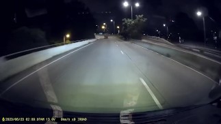 Эй, твой грузовик такой горячий