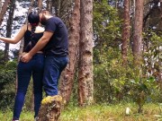 Preview 2 of 😲 BEAUTIFUL COUPLE HAS SEX IN THE FOREST, SHE CANNOT HOLD THE URGE TO PEE 💦