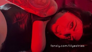 Время игры с Лили Эстрис: Время анальных игрушек