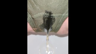 Моча в трусики Крупным планом