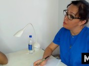 Preview 1 of Doctora argentina recibe toda la leche en la cara
