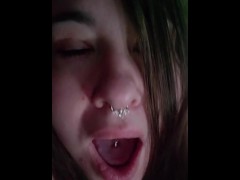 🦇 Open wide! 🦇 - Screenshot 9 of 16 - Brunette