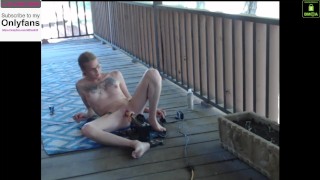 Madrasta, brincar em público com minha máquina de sexo na minha varanda