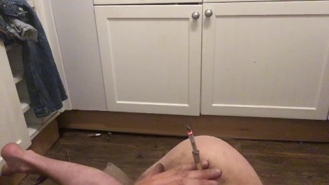 Fetish fumando um baseado de bunda ânus bum soprando fumaça