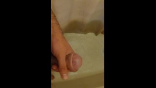 Ich konnte es kaum erwarten, dass mein FWB vorbeikam, also wichste ich unter der Dusche