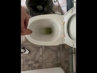 How do Men Pee in a Public Toilet? POV