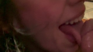 Valentina Vaughn69 liftt en deepthroat haar weg naar Texas om een webcam pornoster model 4K te worden