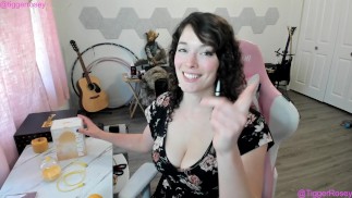 Обзор вибратора для сосания клитора Peachu Pink Punch