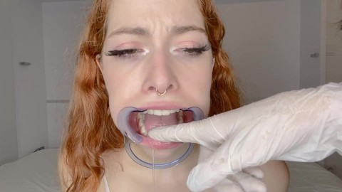 Exploration de la bouche d’un dentiste - teaser