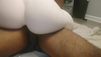 Aaliyahs Körper bringt mich zum Abspritzen