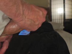 Getting off before bedtime - Screenshot 1 of 16 - Huge Cock