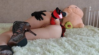 Под юбкой Без трусиков Школьная форма Сводная сестра Анальное разрушение Уничтожить маленькую задницу фаллоимитатор ТРЕЙЛЕР