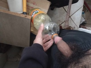 Orinando Todo En Una Botella Para Dejar Caer Todo Igual