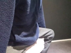 会陰こすりつけオナニーで最後は震えながら大量射精 - Screenshot 3 of 16 - Masturbate