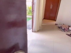 バリ島、朝のプール - Screenshot 1 of 16 - Celebrity