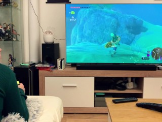 Он хорошо трахает меня, пока я играю в Zelda Totk - французское любительское видео