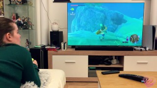 Он хорошо трахает меня, пока я играю в Zelda Totk - французское любительское видео