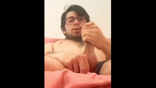 Grande sega al volo di un ragazzo sexy che ama far colare la sua sborra