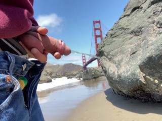 Mijando Em Frente à Ponte Golden Gate