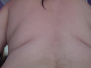 Ma femme saute sur ma bite à grand coup