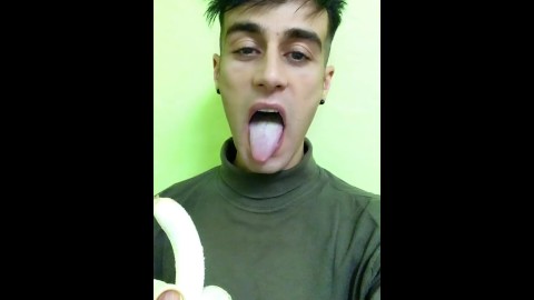 Eating food fetish - Chewing banana with crunchy sound