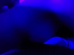 Mamada y anal neon azul