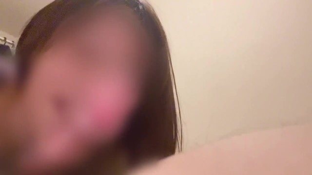 【個人撮影】新婚夫婦によるフェラ抜き直後からの投稿映像！名残惜しそうにお掃除フェラする新妻の様子 - 最高に抜ける人妻動画