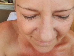 Naked milf smoking swimming and squirting