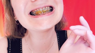 Apparecchi ortodontici ASMR: gigantessa vore, mangiare orsetti di gelatina, masticare e deglutire, feticismo della bocca, Arya Grander