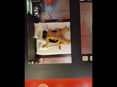 Dei a buceta pro , ele filmou pelo espelho do teto