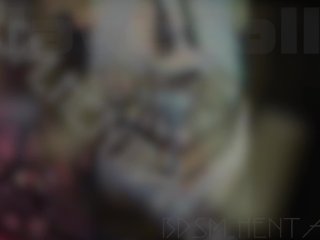 パイパンのマンコに食い込んだロープ…垂れる愛液が蜘蛛の糸のように内腿にまとわりつく…