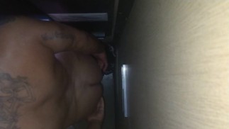 Публичная Глорихол играет с