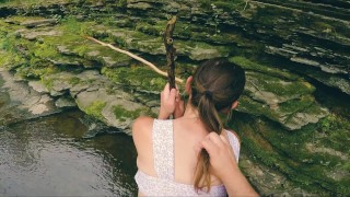 Hotwife excursionista follada en un arroyo