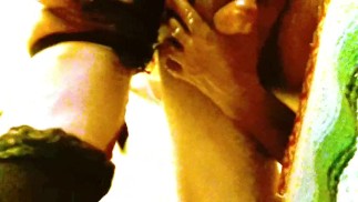 Вид на его с этим страпоном