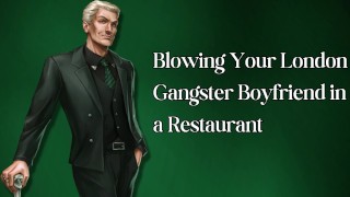 Chupando Seu Namorado Gangster De Londres Em Um Restaurante