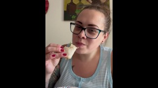 BBW stiefmoeder MILF sperma eten taco's met mij je POV