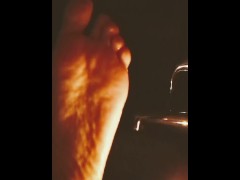 Sensual bath time - Screenshot 1 of 16 - Feet