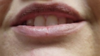 Дезире дразнит тебя ртом (ASMR)