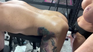 Страпон Он Истории - Воскресная Содомия. Под другим углом я получаю накачку киски, а его трахают