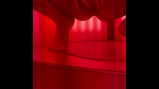 Toccando il mio clitoride alla spa 🧖 ♀️💦👀