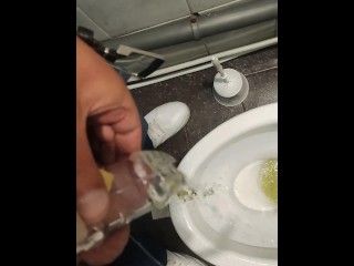 Запираю мой член часть 3 - писание