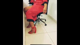 Возбужденная учительница Смита соблазняет свою ученицу, чтобы получить ЛУЧШУЮ оценку, на ее сиськах спелого манго