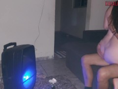 safada depois da social, seduz o jovem até fazer de tudo com seu pau grande!