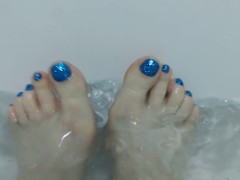 Foot fetish from private bathroom of sexy Mistress Lara