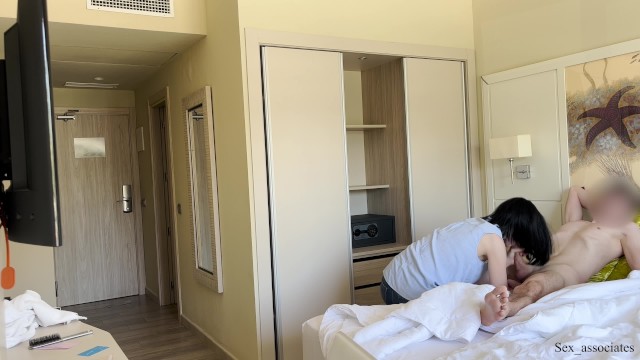 PUBLIC DICK FLASH. I Pull out my Dick in Front of a Hotel Maid and she Agreed to Jerk me Off.