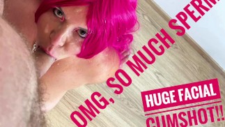 Busty MILF recieve CUMSHOT on her cute face, FACIAL