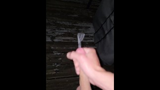 Twink boy jerks off and cums outside while everyone else is asleep =p