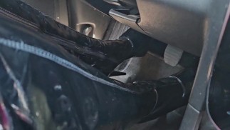 摩洛伊斯兰解放阵线天使sex32 穿着紧身高筒脱衣舞娘靴子、pvc 靴子、穿靴子的性感女孩开车