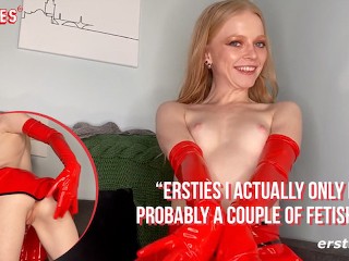 Ersties - горячая блондинка сама пальчиками в латексе